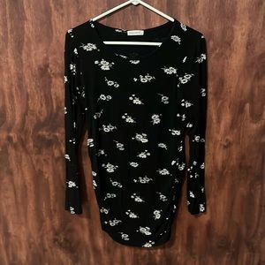 Small show maternity shirt small